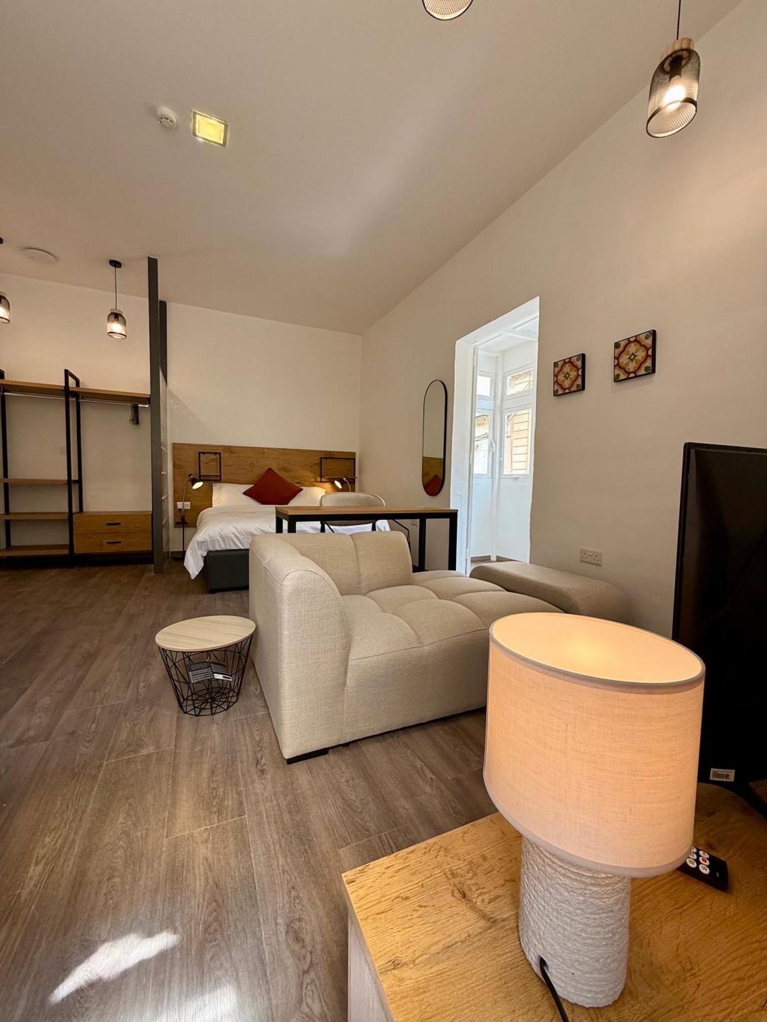 Hostal People & Places Sliema