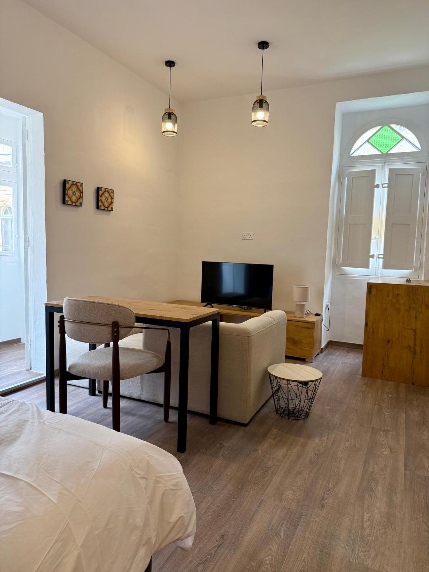 People & Places Hostal